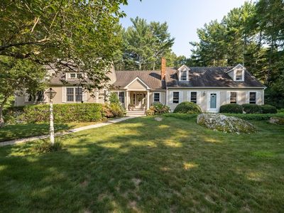 14 Copper Beech Dr