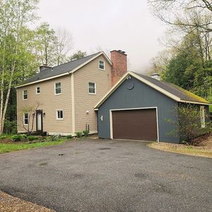 560 New Ireland Rd