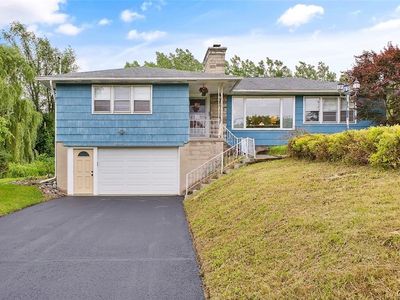 5756 E Seneca Tpke