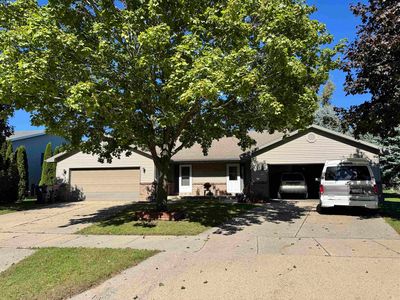 732 Meadow Park Dr
