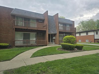 523 N Pleasant Dr APT 2A