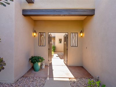 9 E Avenida Sebastian