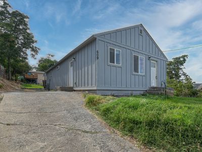 609 SE 8th St