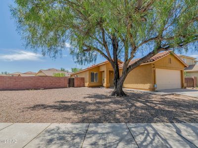 2057 W Silver Meadow Pl