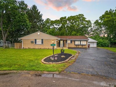 6006 Hyacinth Ct