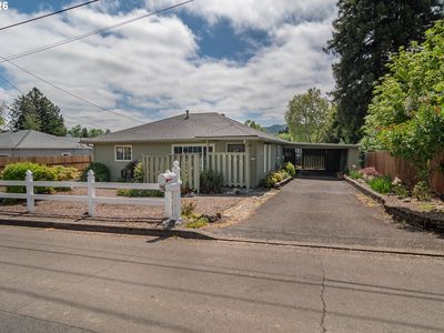 1595 NW Rachel Ave