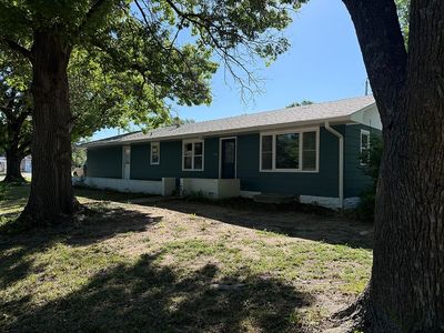 400 S Streeter Ave