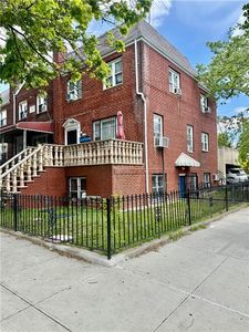 1527 E 34th St