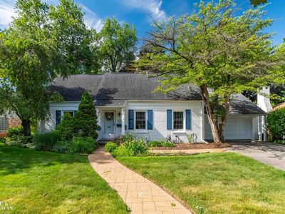 Property at 83 Hawthorne Rd, Grosse Pointe Shores, MI
