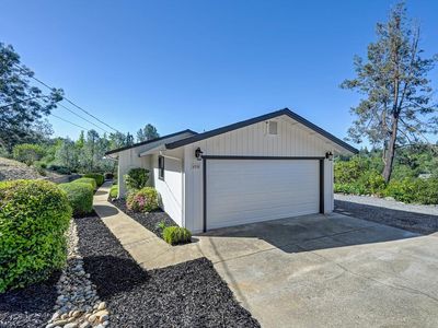 4390 Hillwood Dr