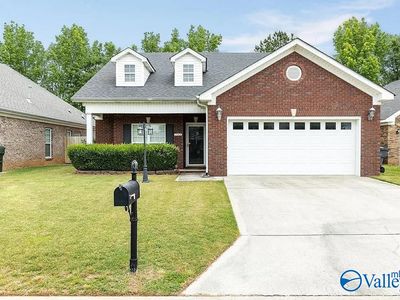 1542 Fieldstone Cir SW