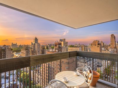 40 E 80th St APT 21A