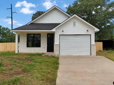 Property at 307 S Langham St, Troup, TX