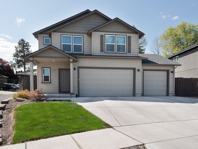 2955 NE Quiet Canyon Dr