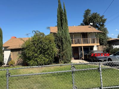 452 W Locust St