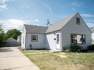 915 South 109th STREET