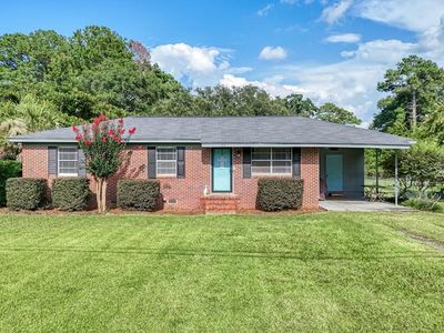 120 Carolyn Ave