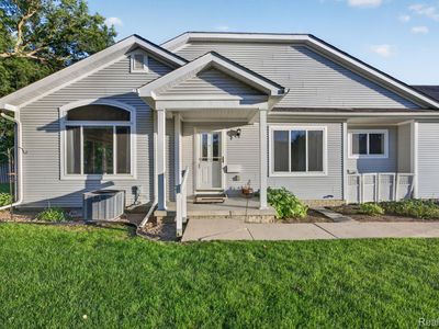 Property at 100 Aberdeen Dr #36, Flushing, MI