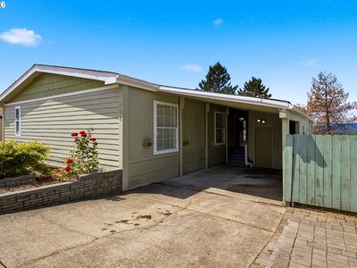 851 SW Sunset Way #28
