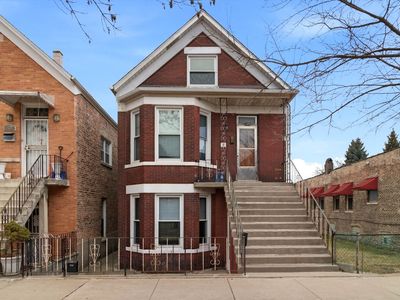 1633 W 38th St