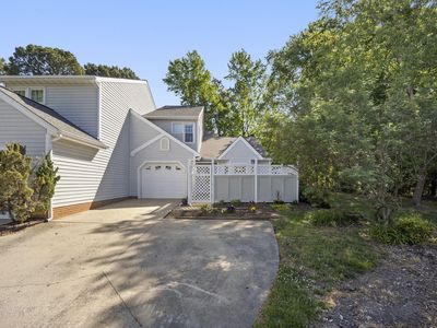 111 Breakers Pl