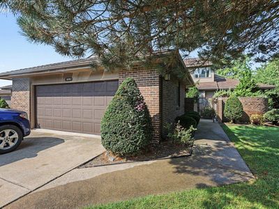 2698 Oakmont Dr