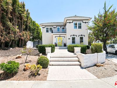 570 S Van Ness Ave