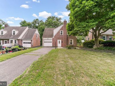 6 N Stuyvesant Dr