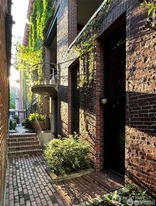 611 Post Avenue #7