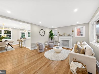 8217 Laurel Dr