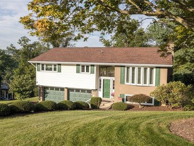 137 McGregor Dr