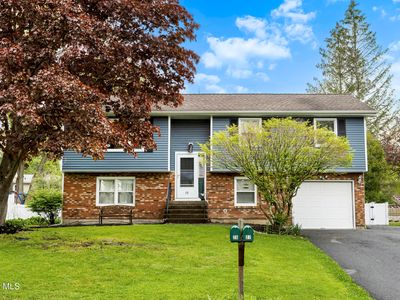Property at 28 Vista Lane, Selkirk, NY