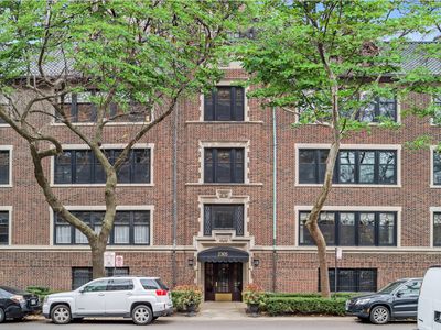 2305 N Commonwealth Ave APT 1N