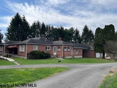 81 Pine Circle Dr