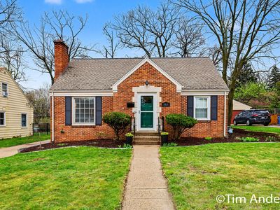2612 Oakwood Ave NE