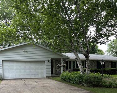 3306 Kingston Dr
