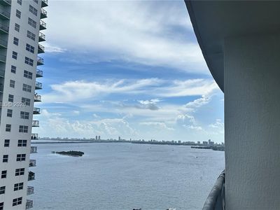 1750 N Bayshore Dr APT 2607
