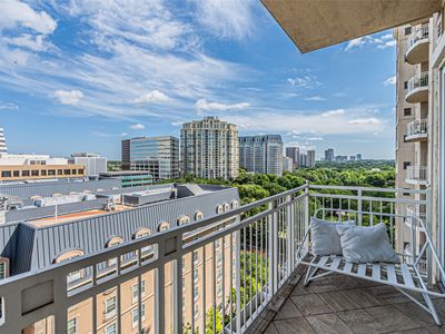 3225 Turtle Creek Blvd APT 1040