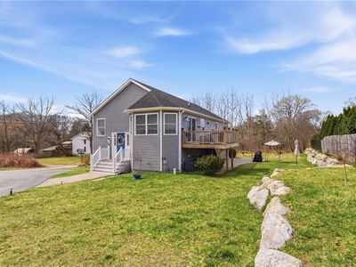 10 Corrine Dr