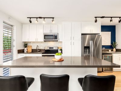 1670 Kalakaua Ave APT 206