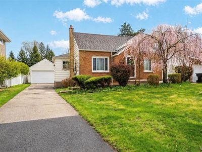242 Creekside Dr