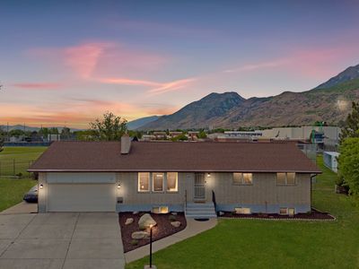 1228 N Gilbert Cir E