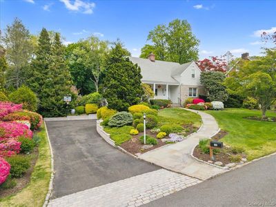 145 Woodlands Avenue