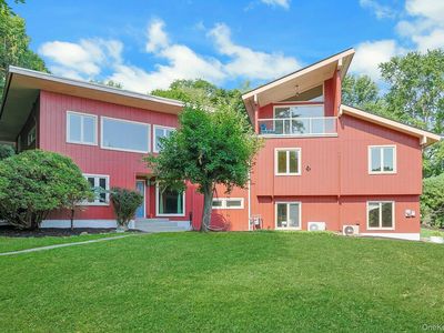 6 Grandview Avenue