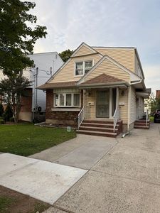 24 Pinecrest Rd