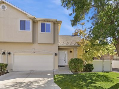 1340 E Old Maple Ct