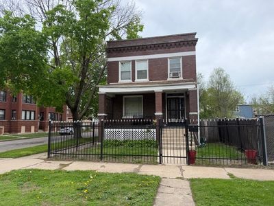 7201 S Vernon Ave