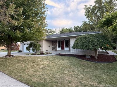 14363 Williamsburg Dr