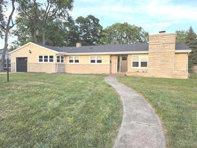 906 Snyder Dr