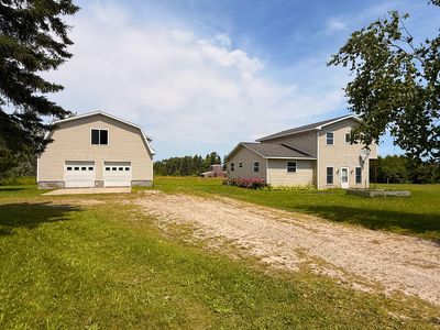 1054 Old Portage Trl